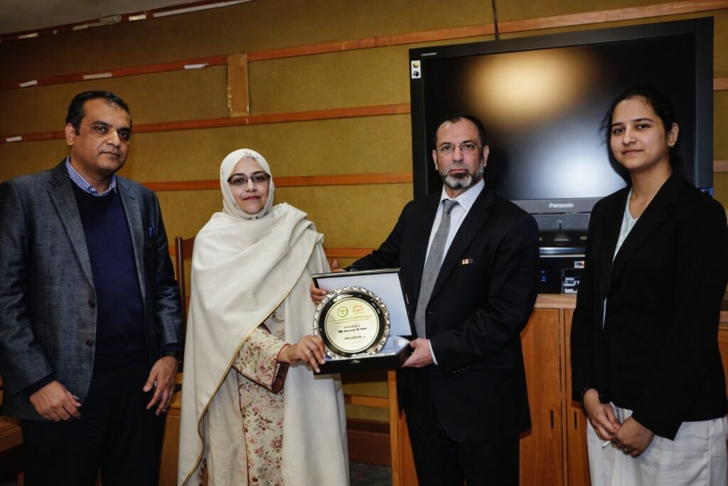 𝐒𝐭𝐫𝐞𝐧𝐠𝐭𝐡𝐞𝐧𝐢𝐧𝐠 𝐀𝐜𝐚𝐝𝐞𝐦𝐢𝐚 & 𝐆𝐥𝐨𝐛𝐚𝐥 𝐂𝐨𝐥𝐥𝐚𝐛𝐨𝐫𝐚𝐭𝐢𝐨𝐧